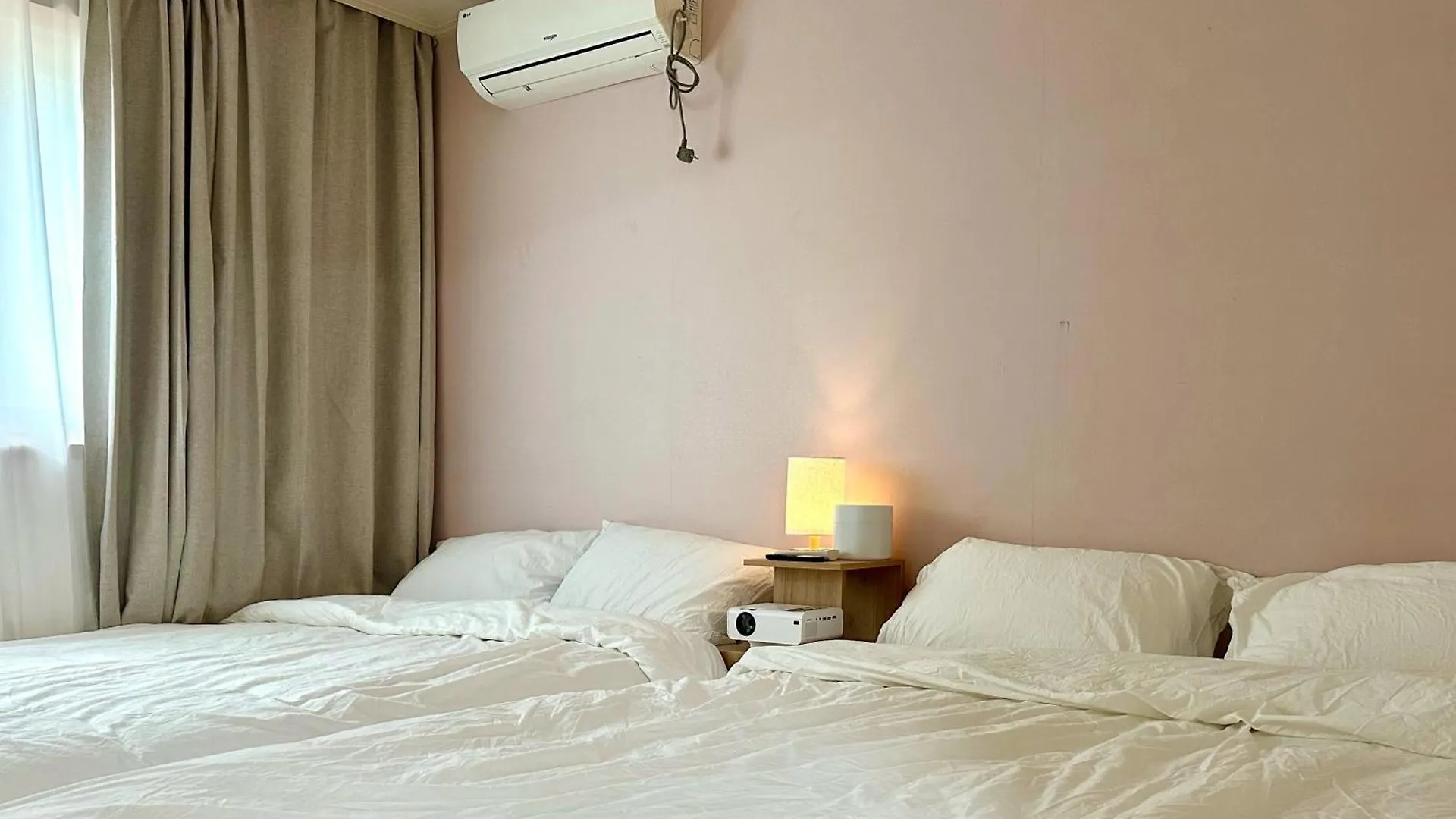Cozy Dining Cinema Stay Seoul 0*,  South Korea